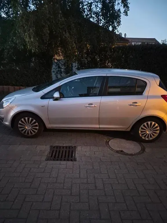 Gebraucht Opel Corsa Selection 80 PS (58 kW) 2009 Grau Kleinwagen