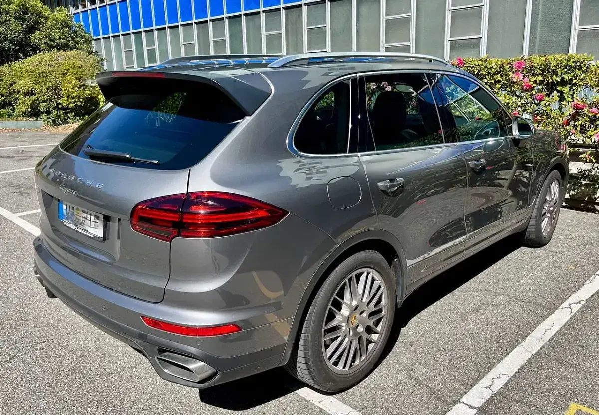 Gebraucht Porsche Cayenne 262 PS (192 kW) 2016 Grau SUV