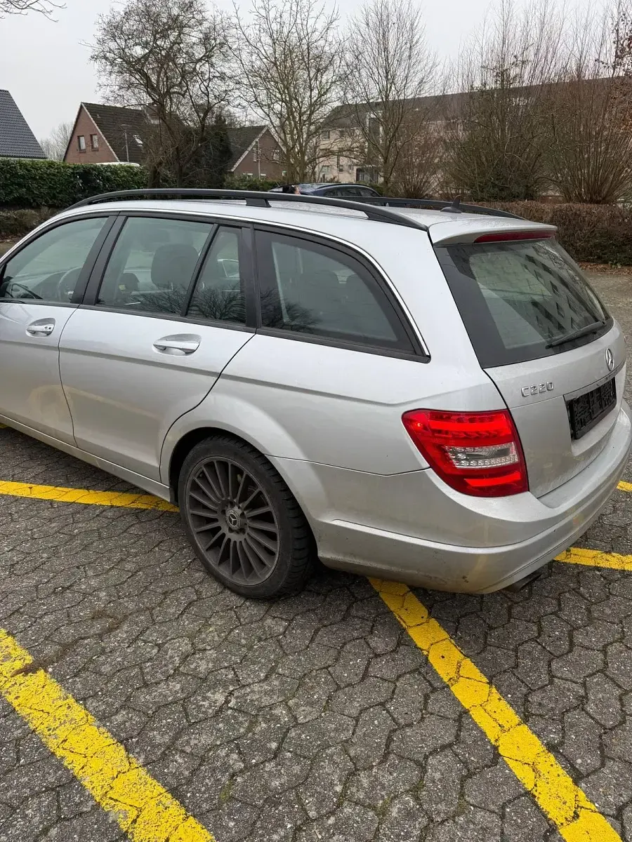 Gebraucht Mercedes C220 170 PS (125 kW) 2011 Silber Kombi