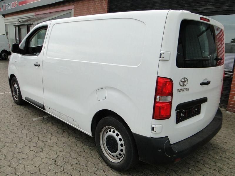 Gebraucht Toyota Proace 120 PS (88 kW) 2019 Weiß Van / Kleinbus