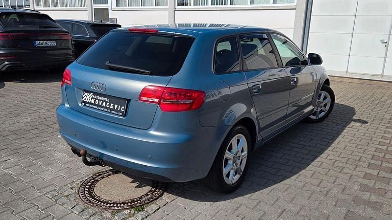 Gebraucht Audi A3 Ambiente 140 PS (102 kW) 2009 Blau Kleinwagen