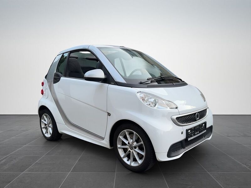 Gebraucht Smart ForTwo Cabrio Passion 71 PS (52 kW) 2012 Weiß Cabrio