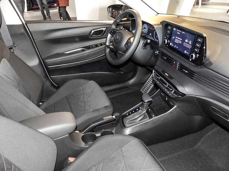 Neu Hyundai Bayon Trend 101 PS (74 kW) 2025 Weiss SUV