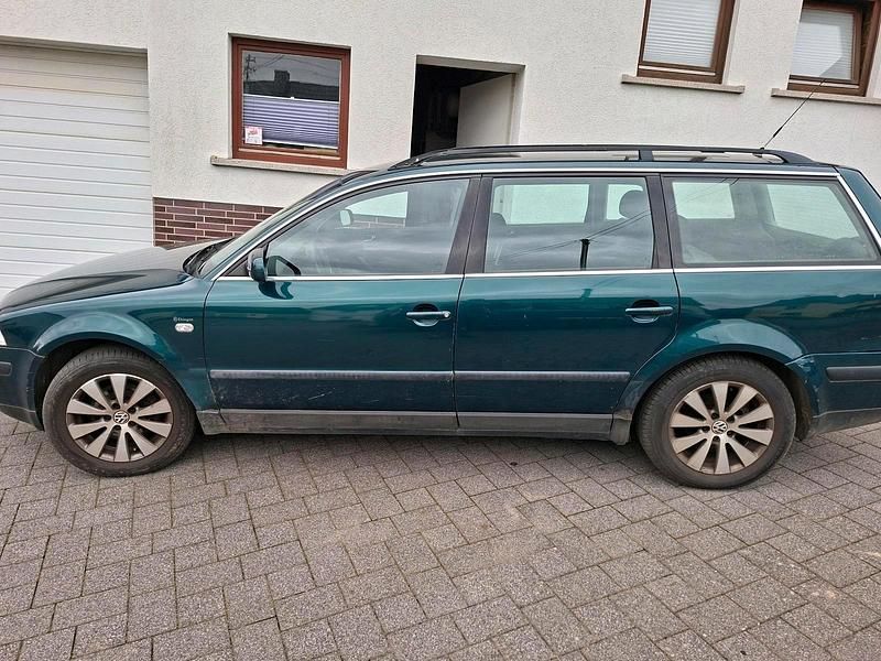 Gebraucht VW Passat 100 PS (73 kW) 2001 Grün Kombi