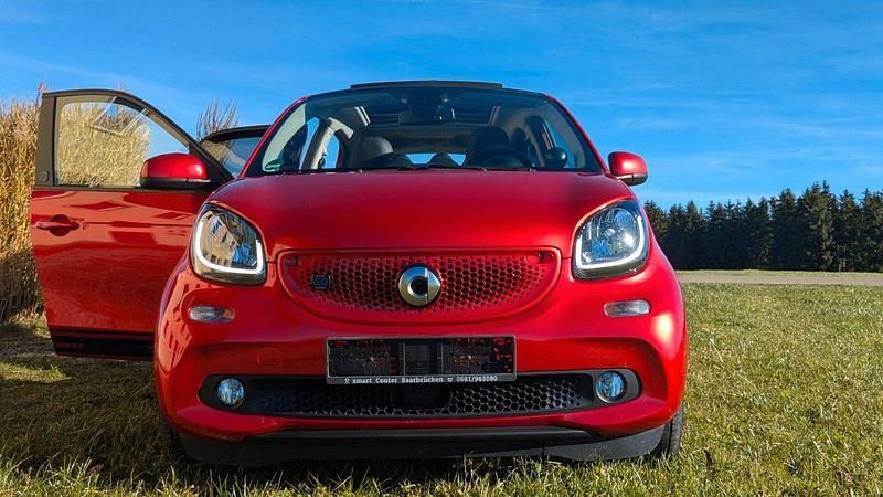 Rot Gebraucht 2019 Smart ForFour Electric Drive Kleinwagen | 10.900 € (Etwas zu teuer) - Bild 1/4