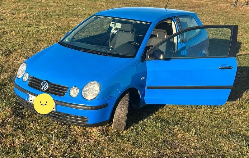 Blau Gebraucht 2002 VW Polo Limousine | 1.250 € (Guter Preis) - Bild 1/4