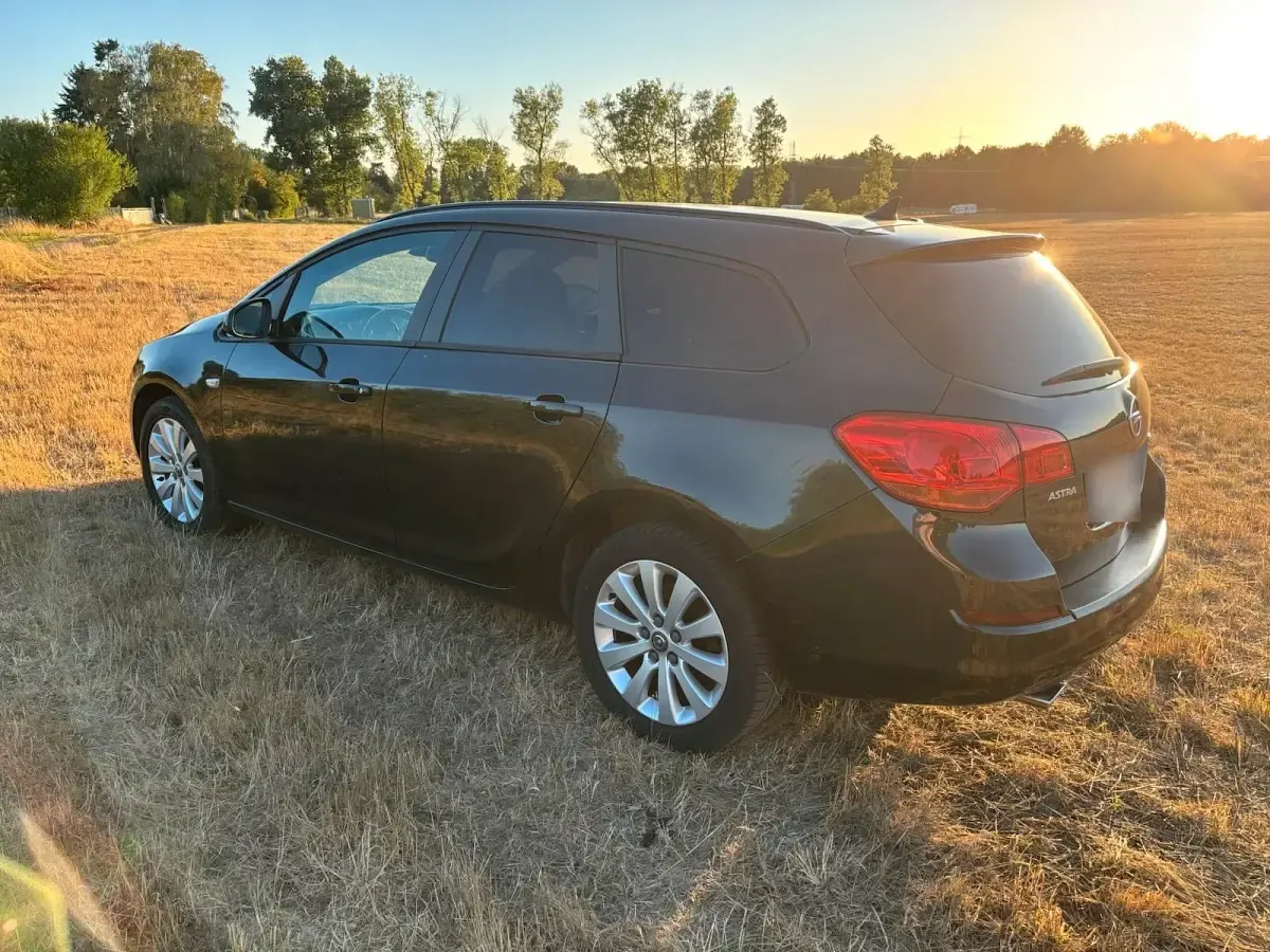 Gebraucht Opel Astra 160 PS (117 kW) 2012 Schwarz Kombi