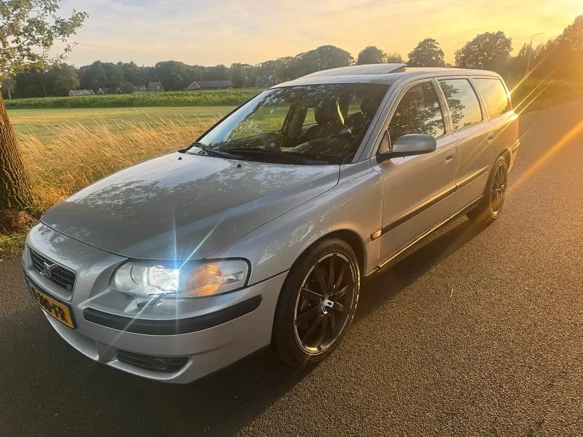Gebraucht Volvo V70 299 PS (219 kW) 2003 Silber Kombi