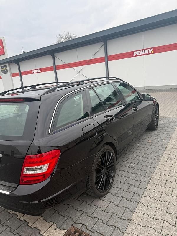 Second-hand Mercedes C250 204 CP (150 kW) 2012 Negru Break