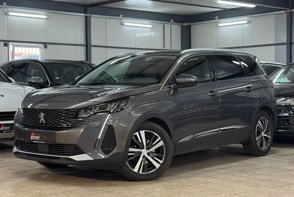 Gebraucht Peugeot 5008 Allure 131 PS (96 kW) 2022 Grau SUV