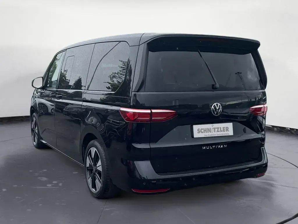 Gebraucht VW Multivan Life 150 PS (110 kW) 2025 Schwarz Van / Kleinbus