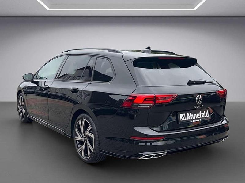 Gebraucht VW Golf VIII R-line 150 PS (110 kW) 2024 Grenadillschwarz Kombi