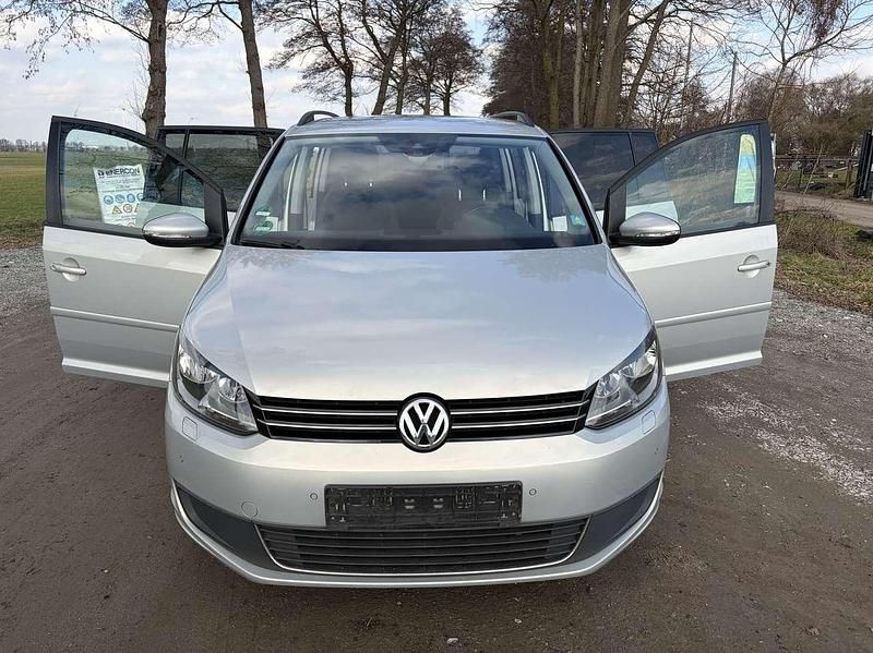 Gebraucht VW Touran 105 PS (77 kW) 2012 Silver leaf metallic Van / Kleinbus