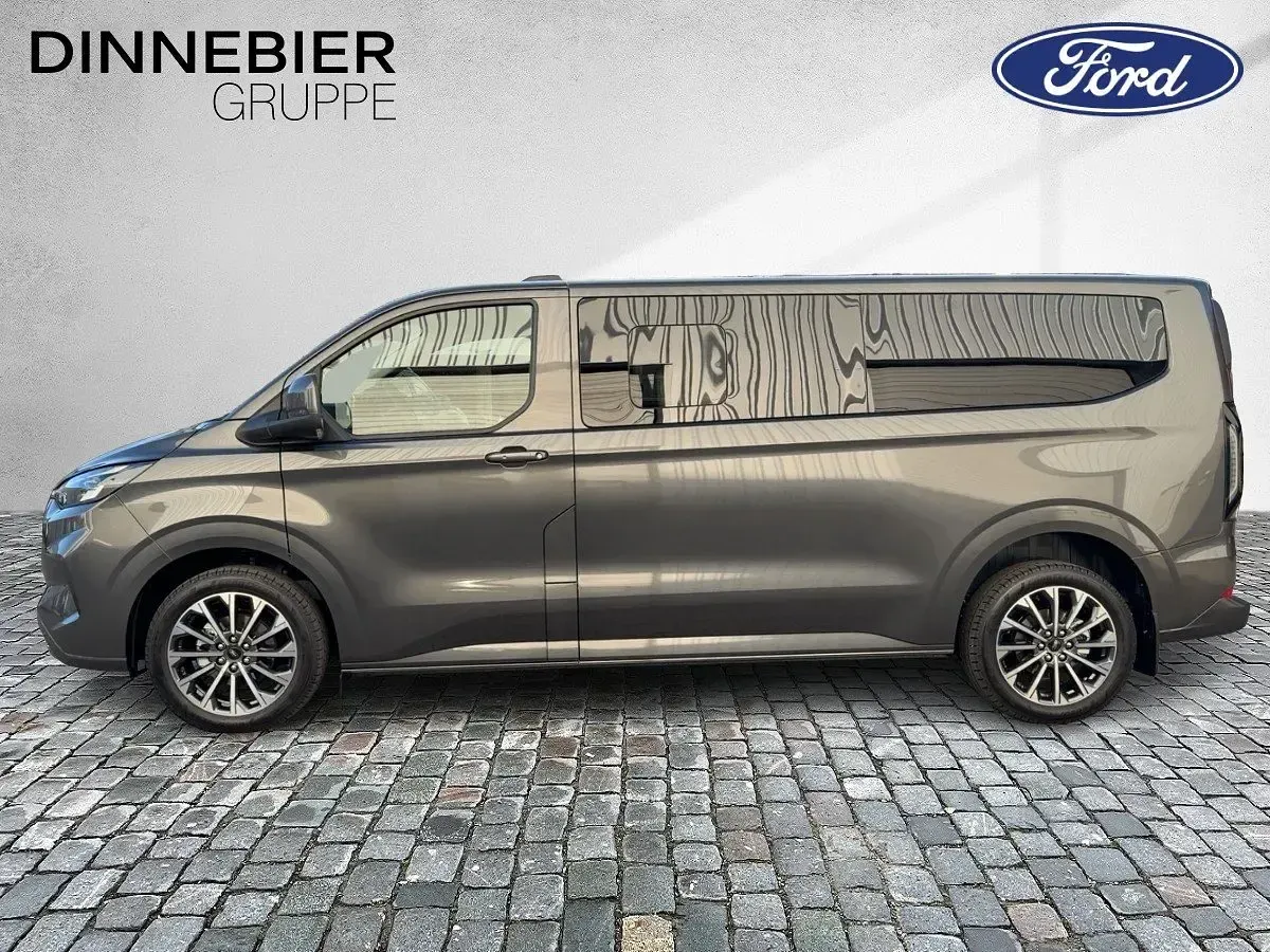 Neu Ford Tourneo Custom Titanium 170 PS (125 kW) 2026 Grau (metallic) Van