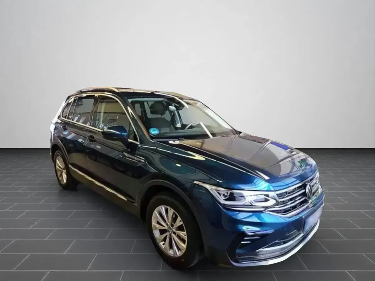 Gebraucht VW Tiguan Elegance 150 PS (110 kW) 2024 Blau SUV
