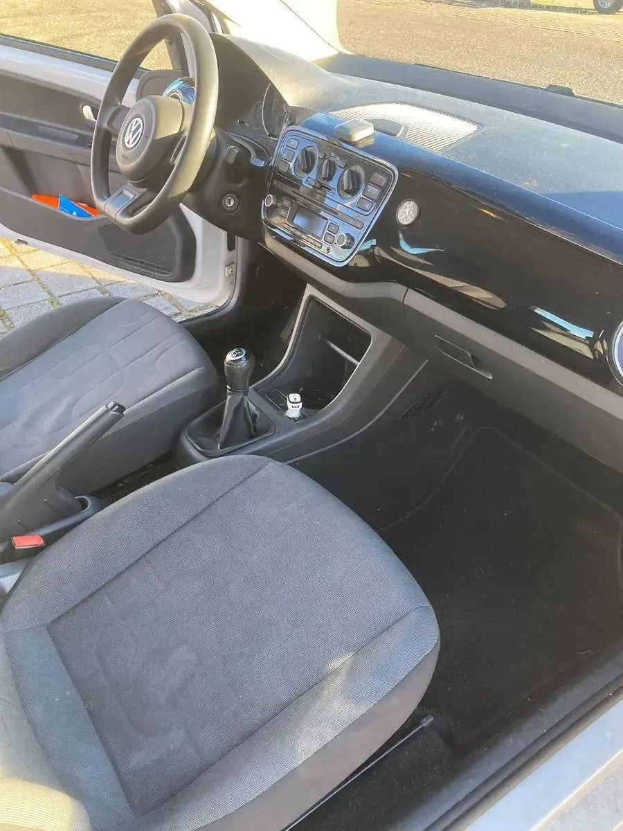 Gebraucht VW up! 68 PS (50 kW) 2015 Weiß Kleinwagen