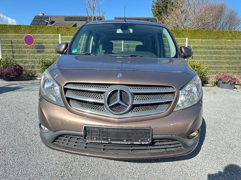 Gebraucht Mercedes Citan 111 110 PS (80 kW) 2017 Braun Kombi