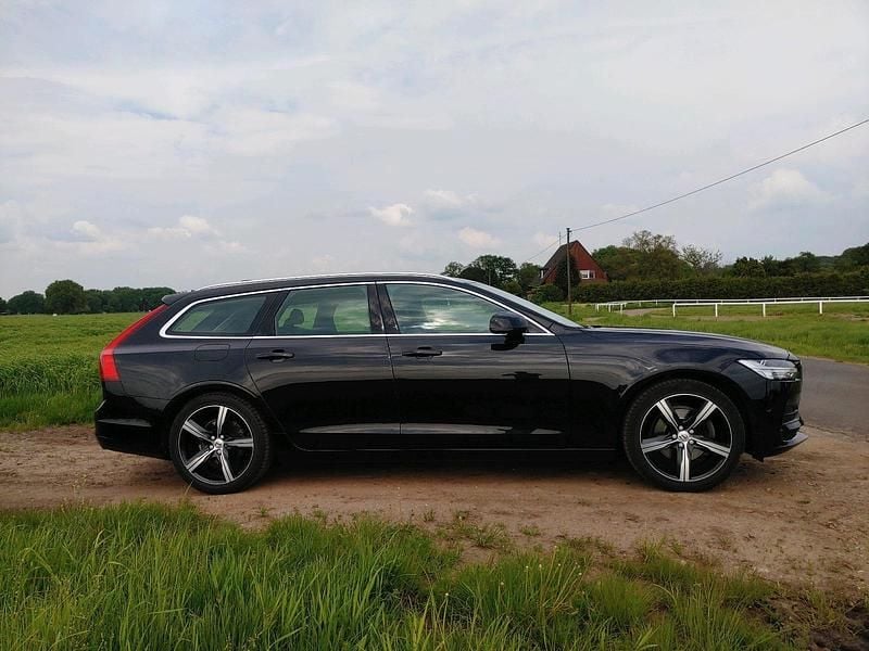 Second-hand Volvo V90 150 CP (110 kW) 2017 Negru Break