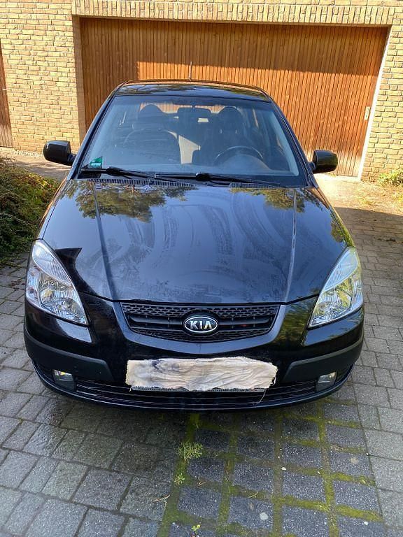 Schwarz Gebraucht 2007 Kia Rio EX Limousine | 950 € (Superpreis) - Bild 1/4