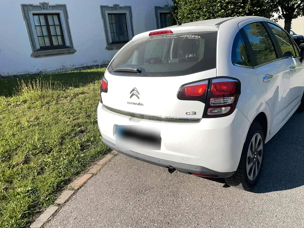 Gebraucht Citroën C3 PureTech 83 PS (61 kW) 2016 Weiß Limousine