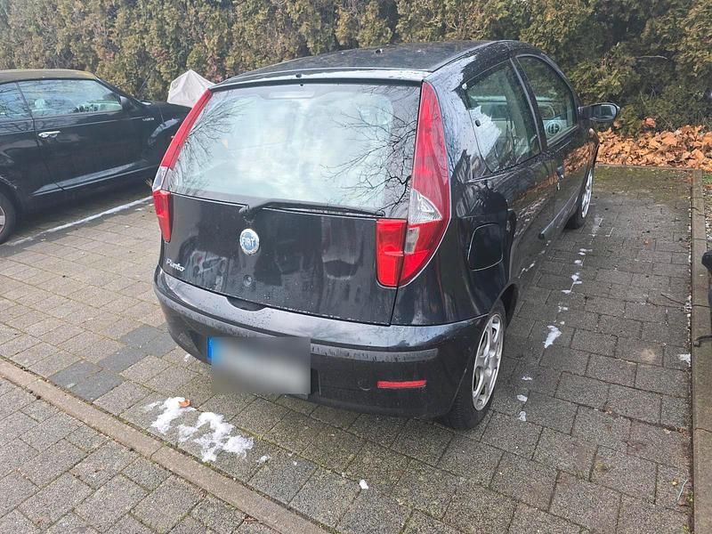 Grau Gebraucht 2003 Fiat Punto Kleinwagen | 500 € (Guter Preis) - Bild 1/4