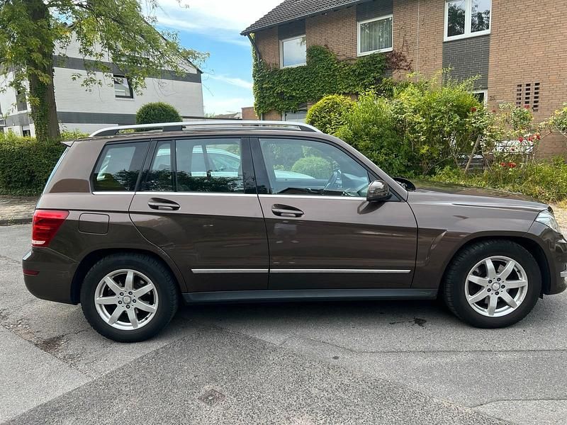 Gebraucht Mercedes GLK200 143 PS (105 kW) 2013 Braun SUV