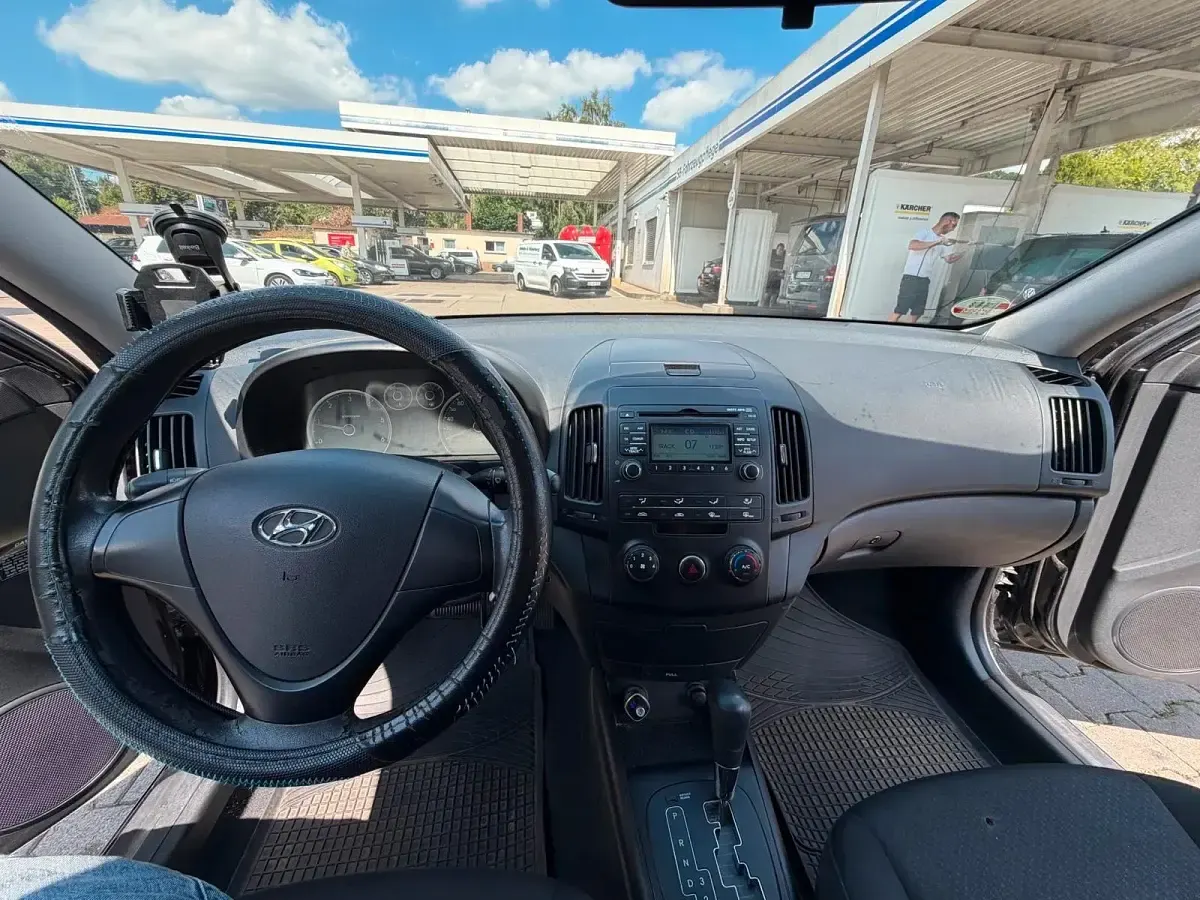 Gebraucht Hyundai i30 116 PS (85 kW) 2008 Schwarz Kombi