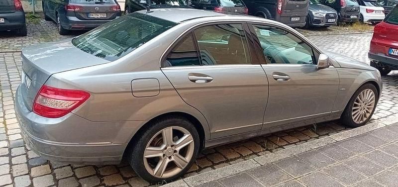 Grau Gebraucht 2010 Mercedes C220 Avantgarde Limousine | 5.000 € (Fairer Preis) - Bild 1/4