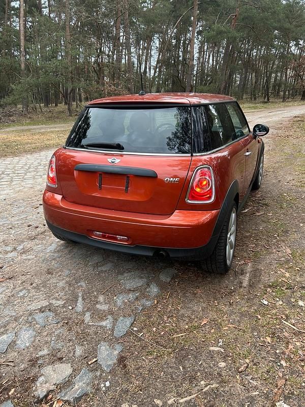 Usado Mini ONE 75 HP (55 kW) 2010 Laranja Citadino