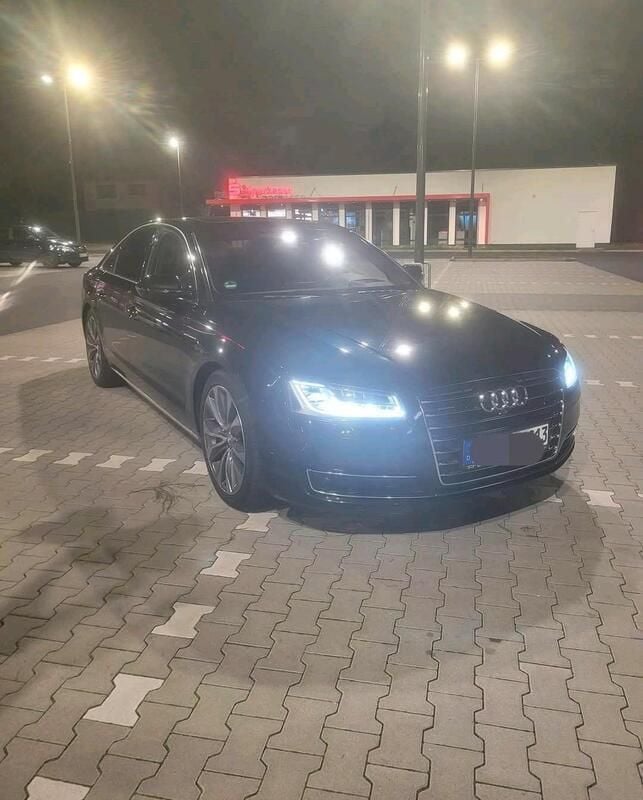 Blau Gebraucht 2014 Audi A8 Limousine | 20.000 € (Fairer Preis) - Bild 1/4