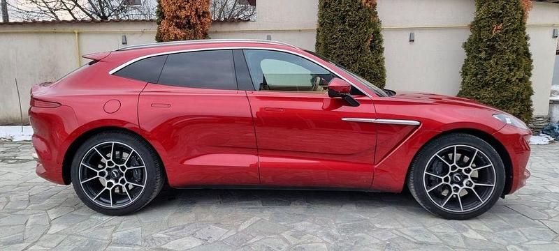 Gebraucht Aston Martin DBX 551 PS (405 kW) 2021 Rot SUV
