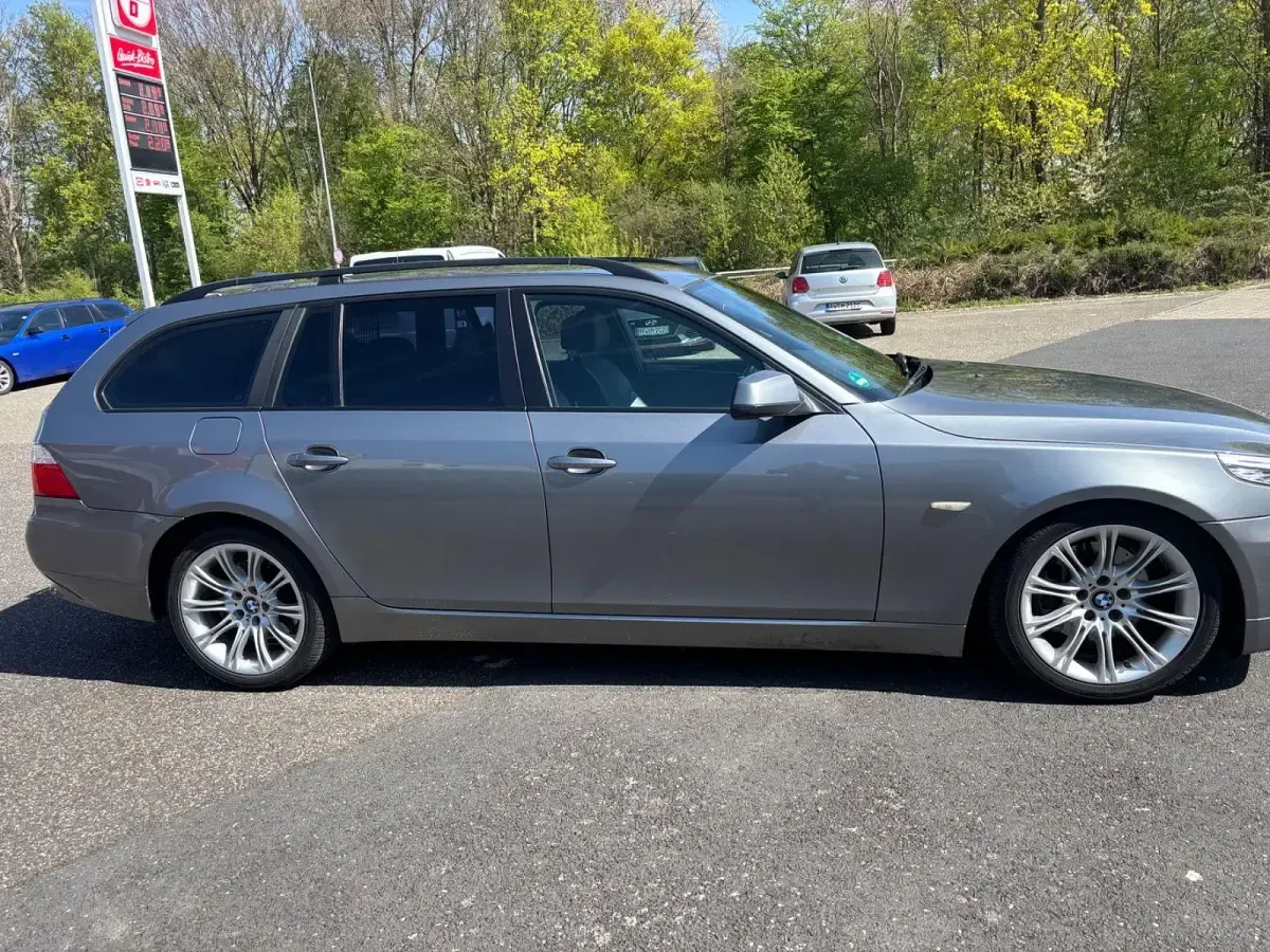 Gebraucht BMW 520 Exclusive 177 PS (130 kW) 2010 Grau Kombi