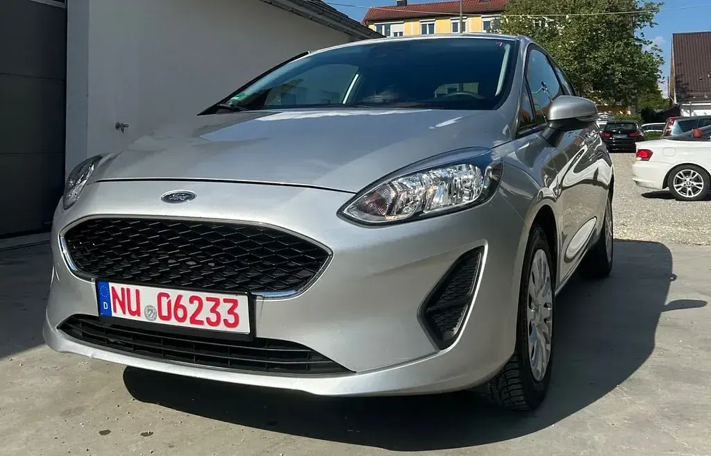 Gebraucht Ford Fiesta Trend 71 PS (52 kW) 2017 Silber Kleinwagen
