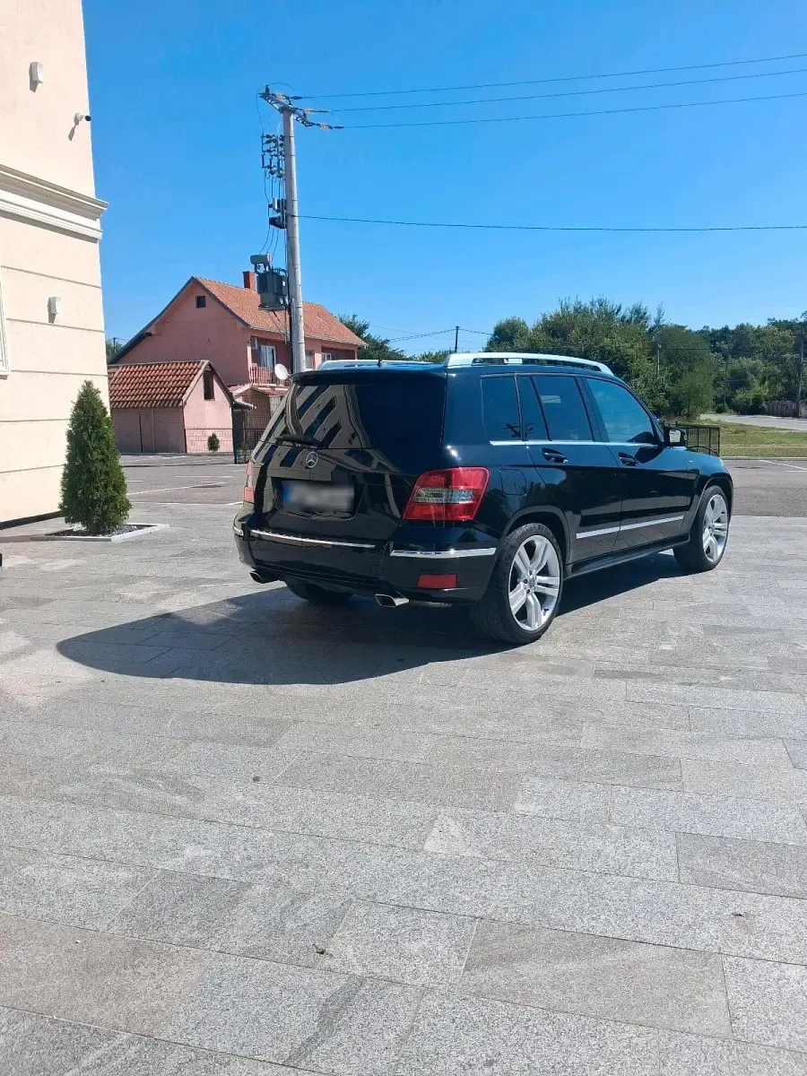 Gebraucht Mercedes GLK250 AMG 204 PS (150 kW) 2010 Schwarz SUV