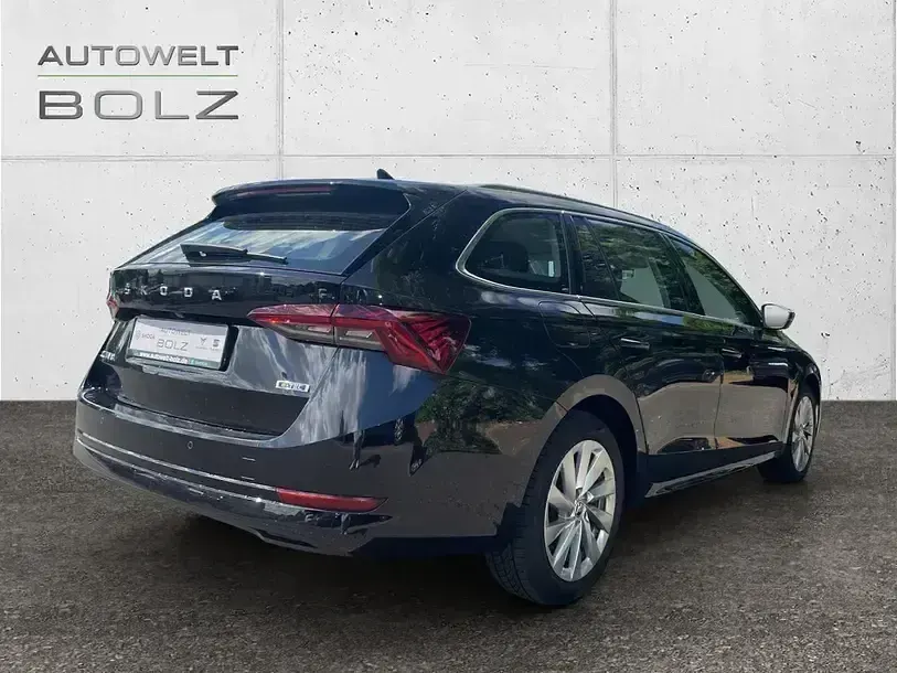 Gebraucht Skoda Octavia Style 150 PS (110 kW) 2024 Blackmagic perleffekt Kombi