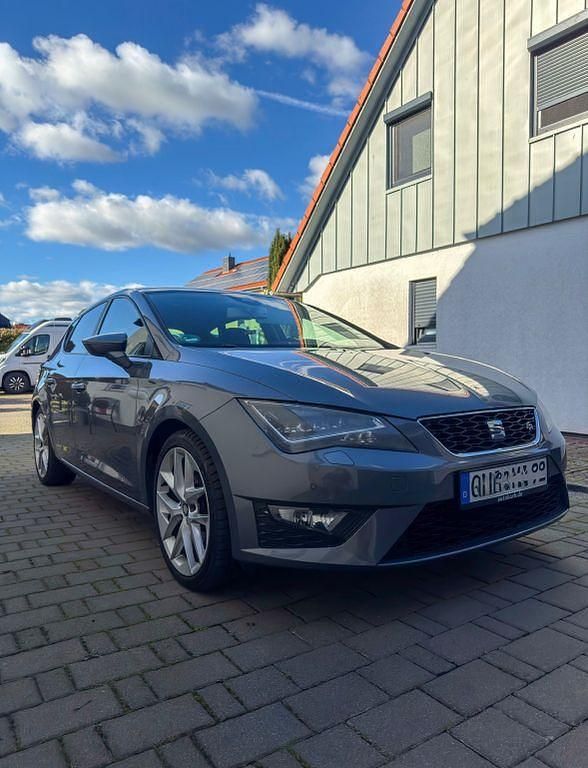 Grau Gebraucht 2013 Seat Leon FR Limousine | 11.499 € (Etwas zu teuer) - Bild 1/4