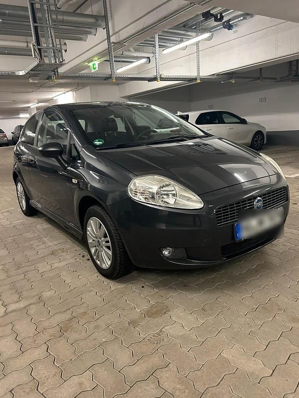 Grau Gebraucht 2007 Fiat Grande Punto Kleinwagen | 1.700 € (Fairer Preis) - Bild 1/4