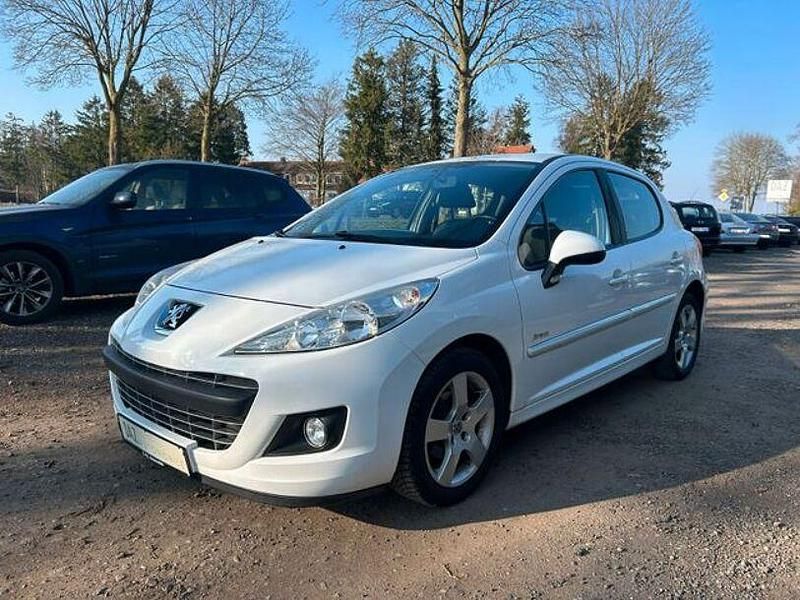 Gebraucht Peugeot 207 Forever 92 PS (67 kW) 2012 Weiß Limousine