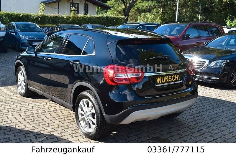 Gebraucht Mercedes GLA200 136 PS (100 kW) 2014 Schwarz SUV