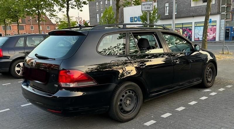 Gebraucht VW Golf VI 105 PS (77 kW) 2010 Schwarz Kleinwagen