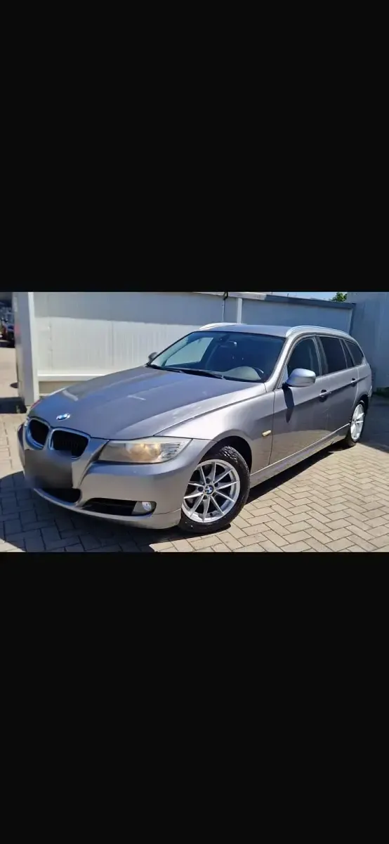 Gebraucht BMW 318 143 PS (105 kW) 2010 Grau Kombi