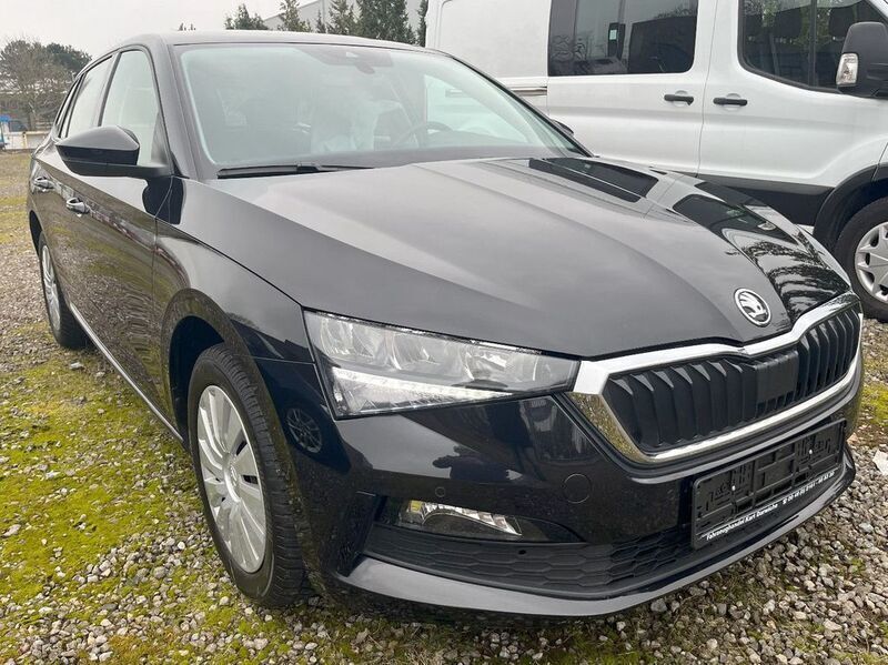 Schwarz Gebraucht 2022 Skoda Scala Ambition Kleinwagen | 15.450 € (Guter Preis) - Bild 1/4