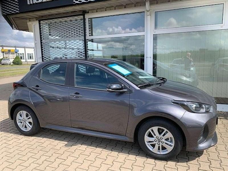 Neu Mazda 2 Center-Line 92 PS (67 kW) 2025 Lead grey Limousine
