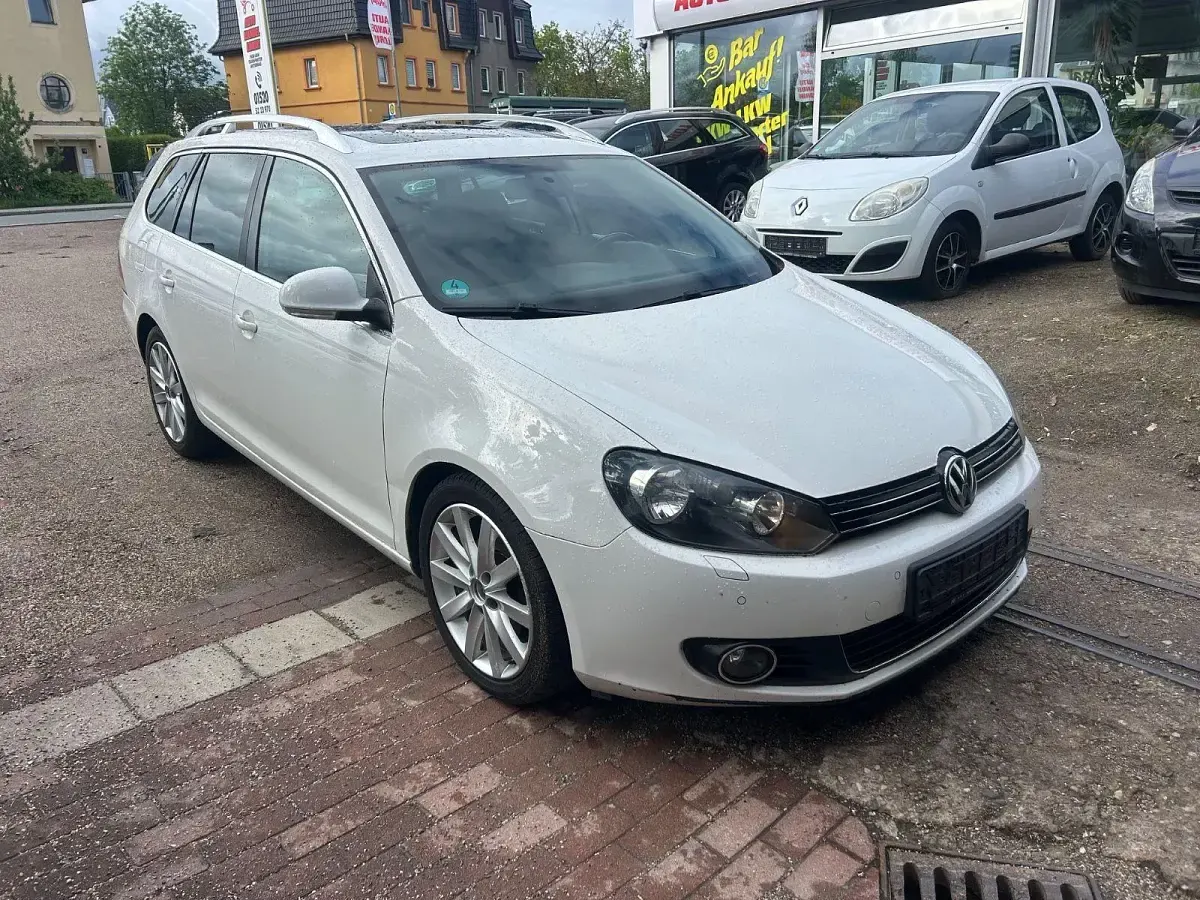 Gebraucht VW Golf VI Highline 105 PS (77 kW) 2010 Weiß Kleinwagen