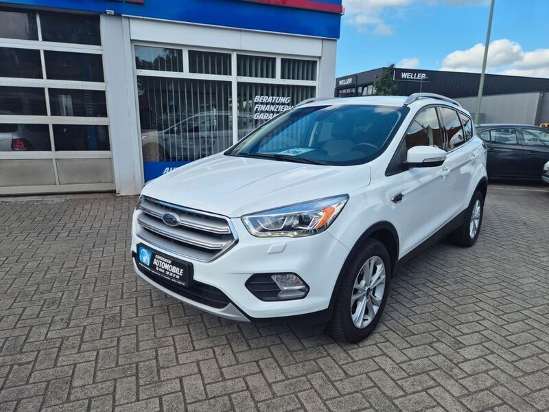 Gebraucht Ford Kuga Titanium 150 PS (110 kW) 2016 Weiß SUV