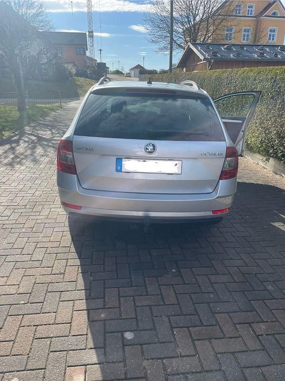 Gebraucht Skoda Octavia Style 116 PS (85 kW) 2017 Silber Kombi