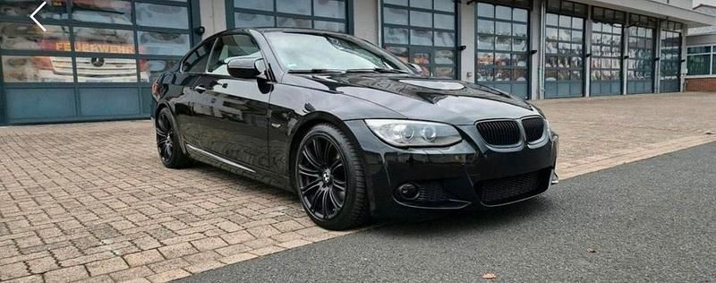 Schwarz Gebraucht 2012 BMW 325 Coupé | 12.500 € (Fairer Preis) - Bild 1/4