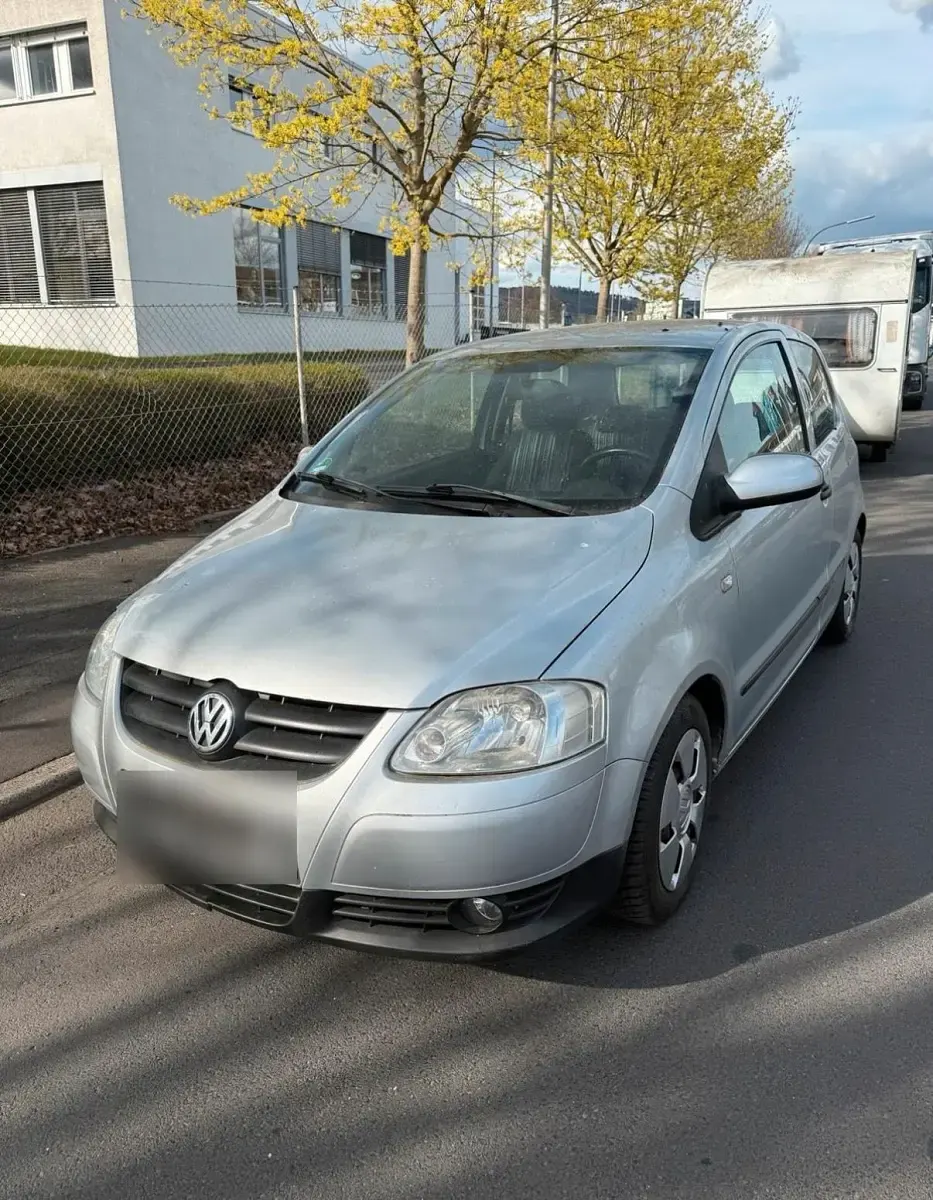 Gebraucht VW Fox 70 PS (51 kW) 2006 Silber Kleinwagen