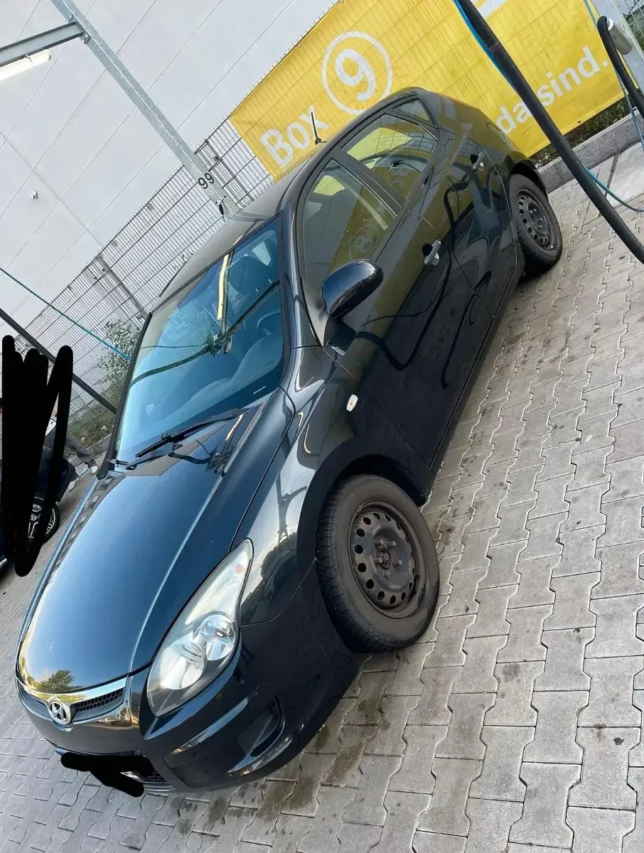 Gebraucht Hyundai i30 109 PS (80 kW) 2009 Schwarz Limousine