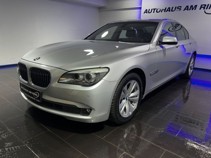 Gebraucht BMW 750 408 PS (300 kW) 2010 Silber Limousine